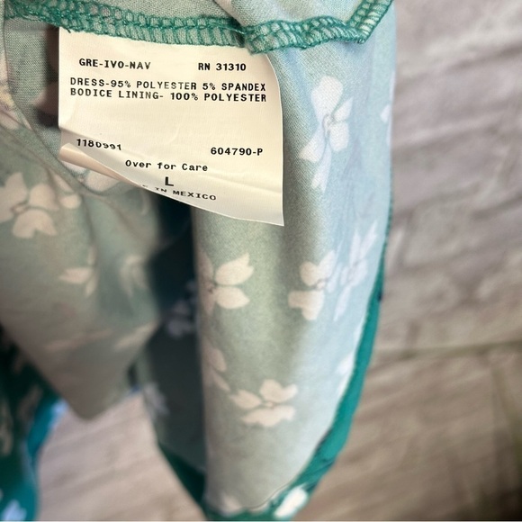 Nwt Green Flower Floral‎ Print Dress Size Large - Picture 4 of 5